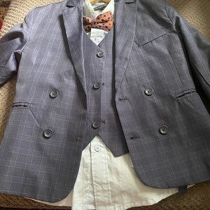 Worn once boys 5 piece suit includes blazer vest bow tie dress shirt and pants